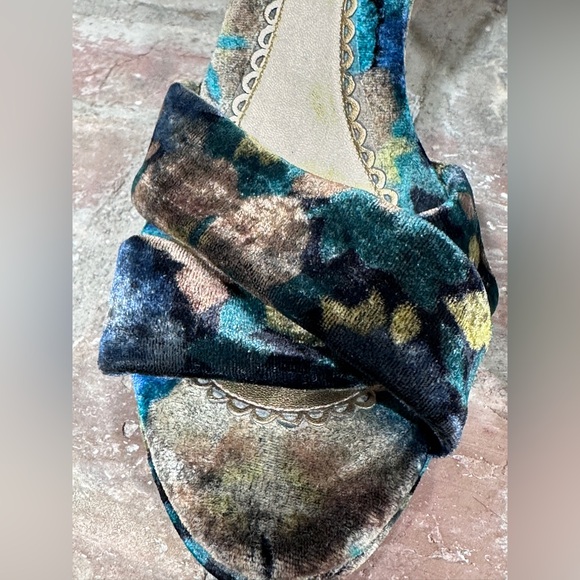 J. Vincent Crushed Velvet Wedge Sandals Size 8.5M – Teal Green Leather‎ Heels - Picture 3 of 16